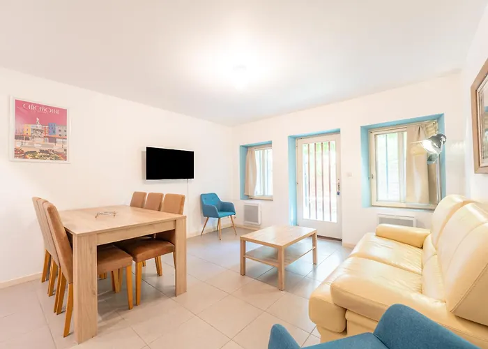 Chez Papy Charles Nyaraló *